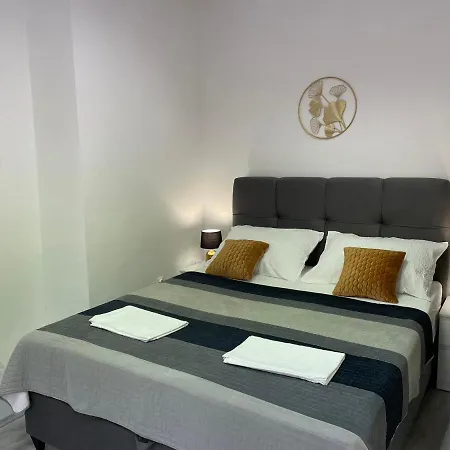 Beauty In Centar פולה